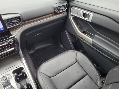 Used 2022 Ford Explorer Limited w/ Equipment Group 301A image 17