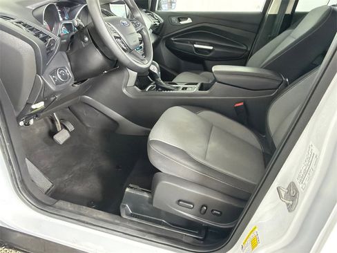 Used 2019 Ford Escape SE image 9