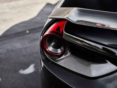 Used 2018 Ferrari 488 Spider RWD image 15