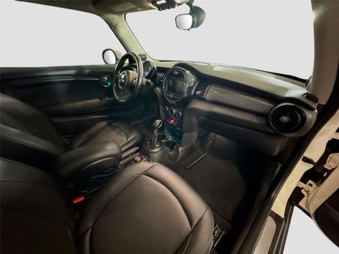 Used 2018 MINI Cooper 2-Door Hardtop image 14