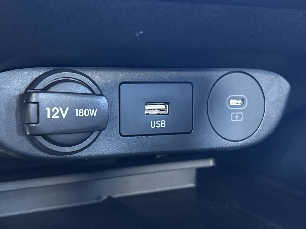 Used 2026 Hyundai Elantra Sport FWD image 23