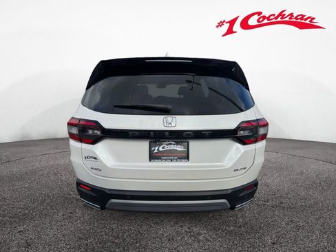 Used 2023 Honda Pilot Elite image 6