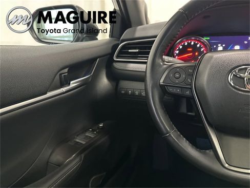 Used 2023 Toyota Camry XSE image 7