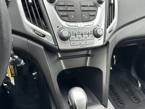 Used 2010 GMC Terrain SLE image 21