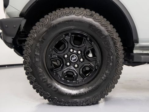 Used 2024 Ford Bronco Wildtrak AWD/4WD image 11