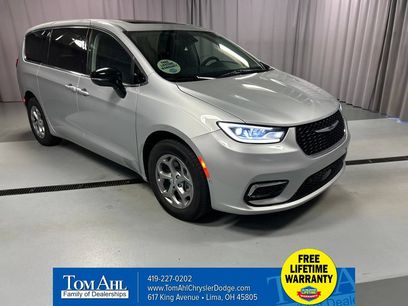 Used 2024 Chrysler Pacifica Limited