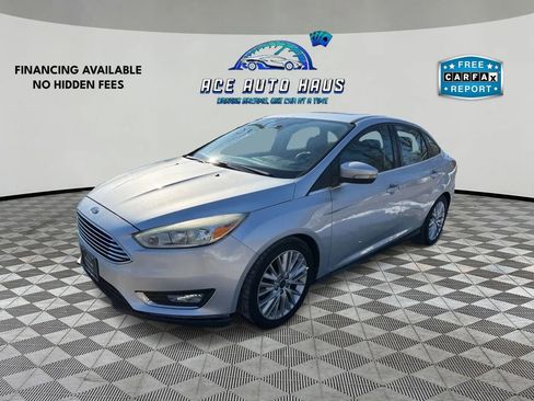 Used 2017 Ford Focus Titanium w/ Titanium Technology Package image 3