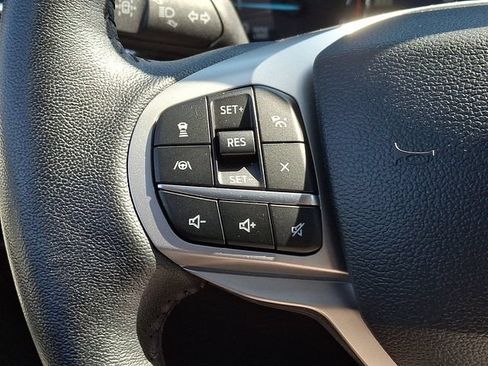 Certified 2022 Ford Explorer XLT w/ Equipment Group 202A AWD/4WD image 31