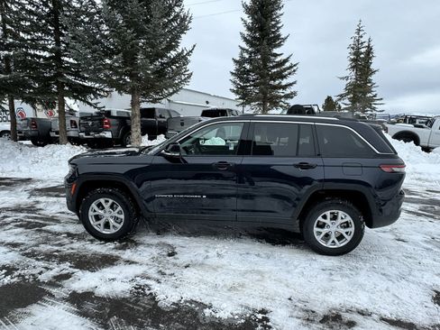 New 2023 Jeep Grand Cherokee Limited w/ Luxury Tech Group II image 12