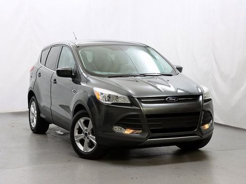 Used 2016 Ford Escape SE image 1