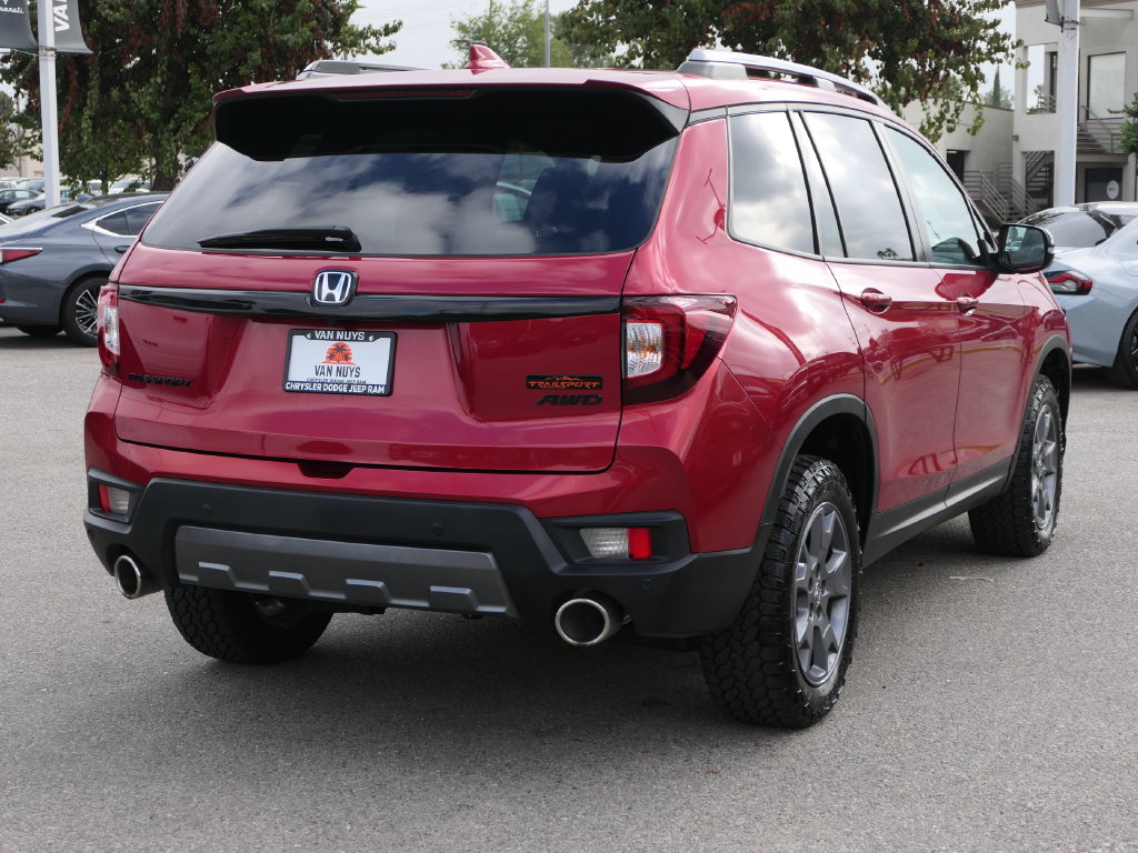 Used 2025 Honda Passport TrailSport image 3