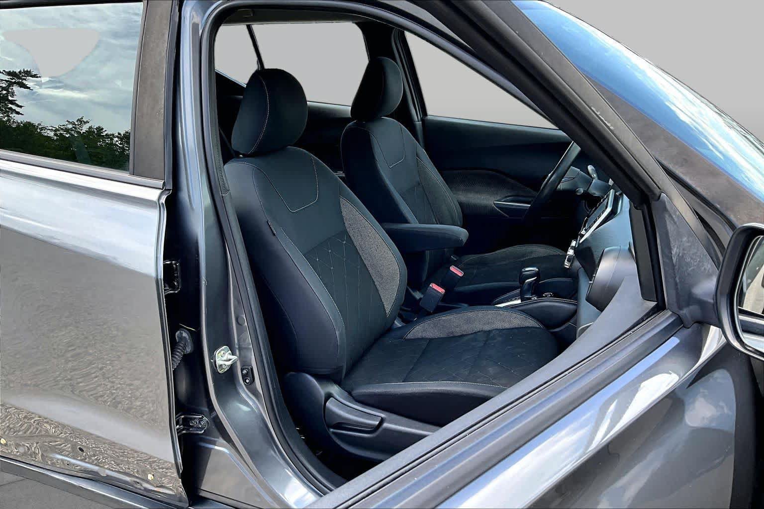 Used 2019 Nissan Kicks S FWD image 8