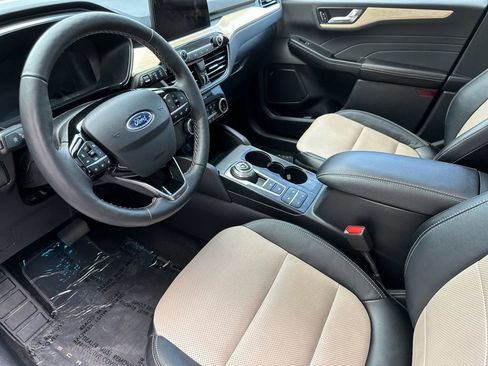 Certified 2022 Ford Escape Titanium w/ Titanium Premium Package image 10