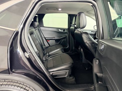Used 2025 Ford Escape SE FWD image 37