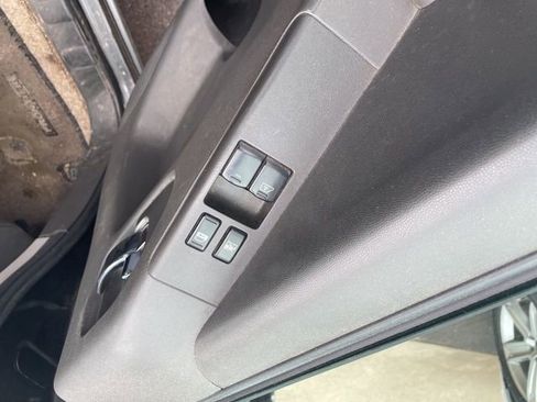 Used 2006 Nissan Frontier SE w/ (P01) Power Pkg image 10