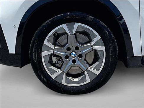 Used 2024 BMW X1 xDrive28i AWD/4WD image 10