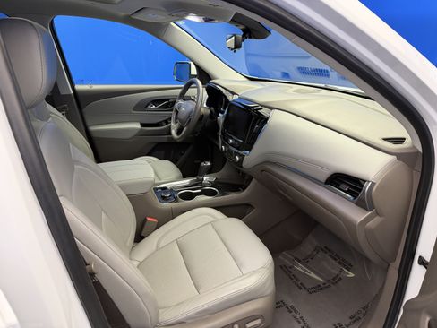 Used 2018 Chevrolet Traverse Premier w/ Driver Confidence II Package FWD image 26