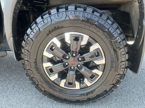 Used 2022 Nissan Frontier PRO-4X w/ Technology Package image 22