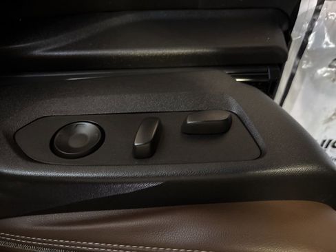 Certified 2021 Chevrolet Tahoe High Country w/ Premium Package image 23