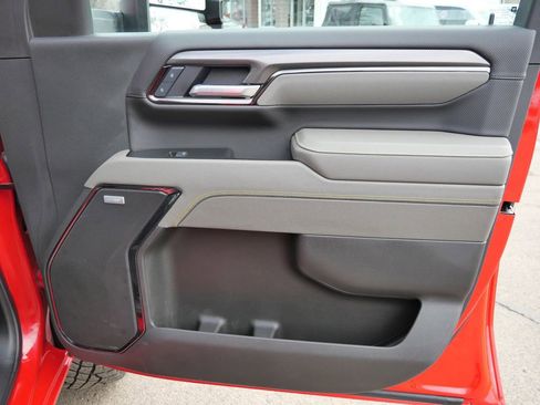 Used 2025 Chevrolet Silverado 2500 ZR2 w/ Technology Package image 13