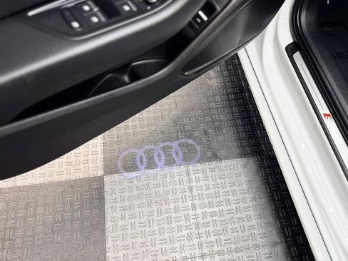 Used 2017 Audi A4 2.0T Prestige w/ Prestige Package AWD/4WD image 4