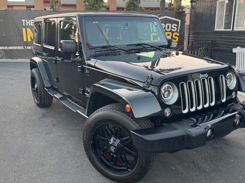 Used 2016 Jeep Wrangler Unlimited Sahara w/ Connectivity Group image 2