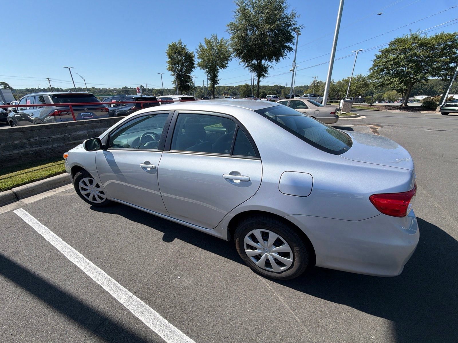 Used 2011 Toyota Corolla LE FWD image 13