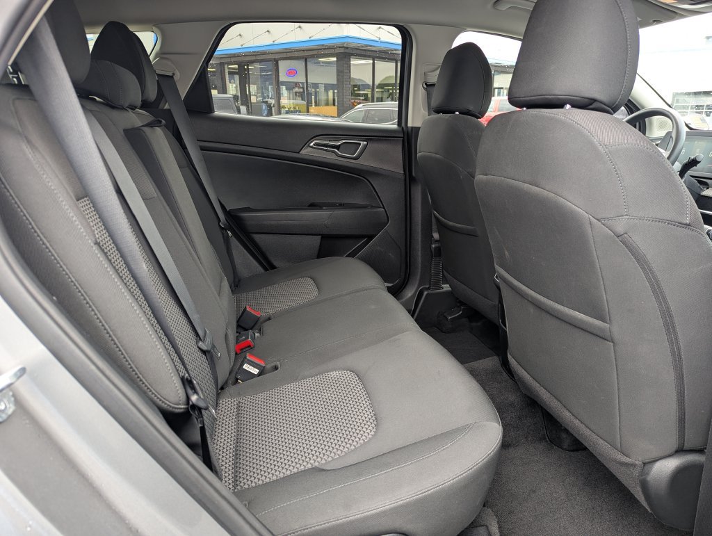 Used 2023 Kia Sportage LX AWD/4WD image 30