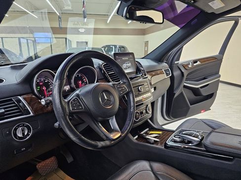 Used 2017 Mercedes-Benz GLS 550 4MATIC image 20