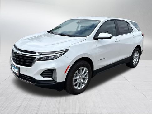 Used 2024 Chevrolet Equinox LT AWD/4WD image 3