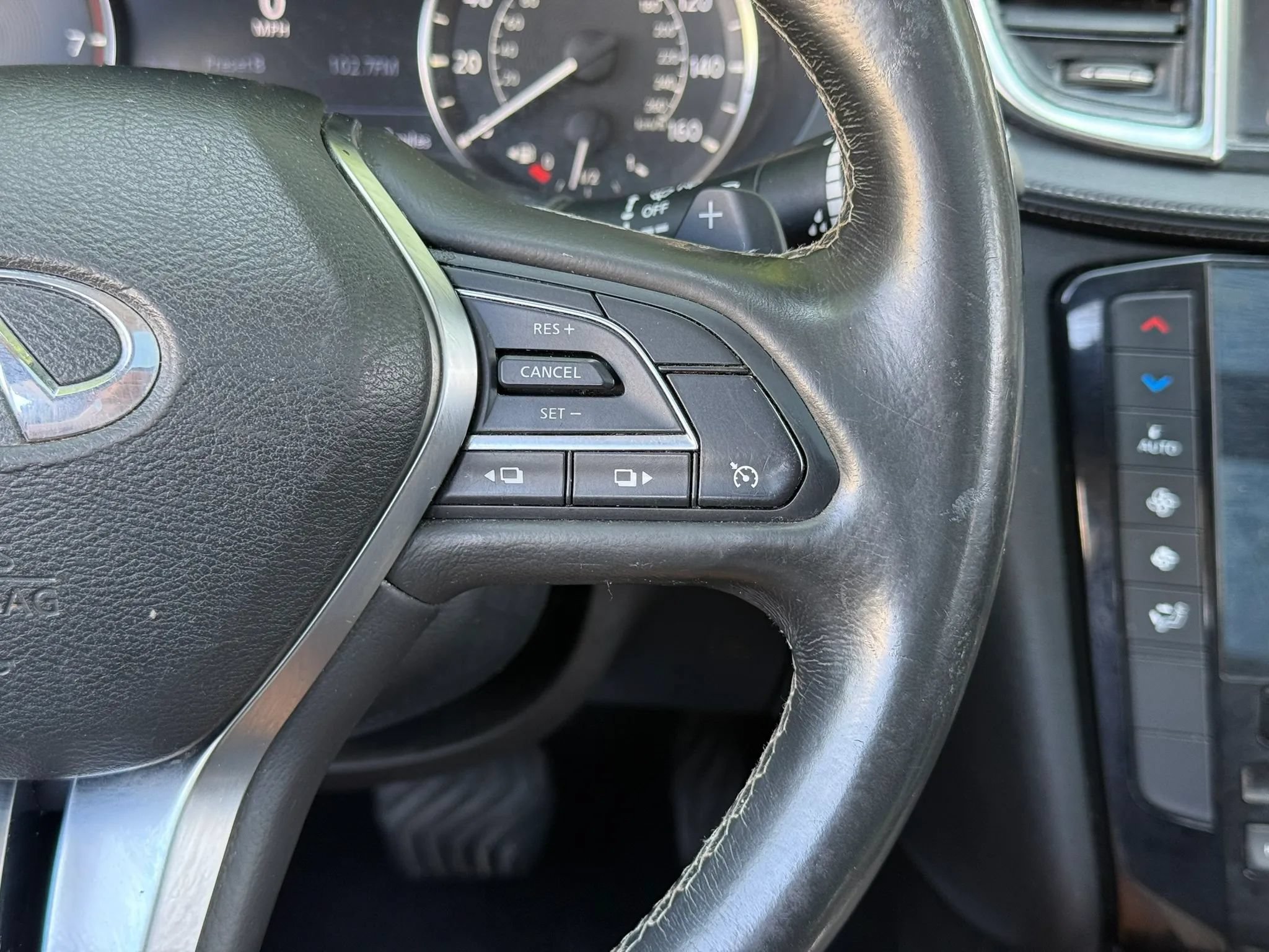 Used 2019 INFINITI QX50 Luxe AWD/4WD image 15