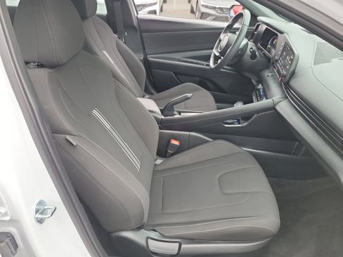 Certified 2025 Hyundai Elantra Sport w/ Cargo Package image 18