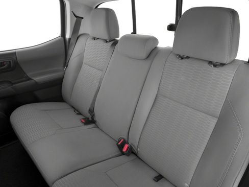 Used 2018 Toyota Tacoma TRD Off-Road image 8