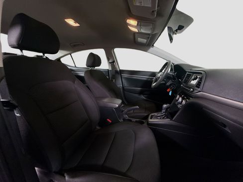 Used 2019 Hyundai Elantra SE w/ Cargo Package image 28