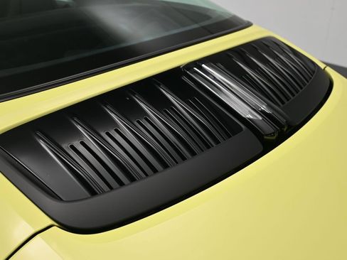 Certified 2025 Porsche 911 Targa 4 GTS AWD/4WD image 33