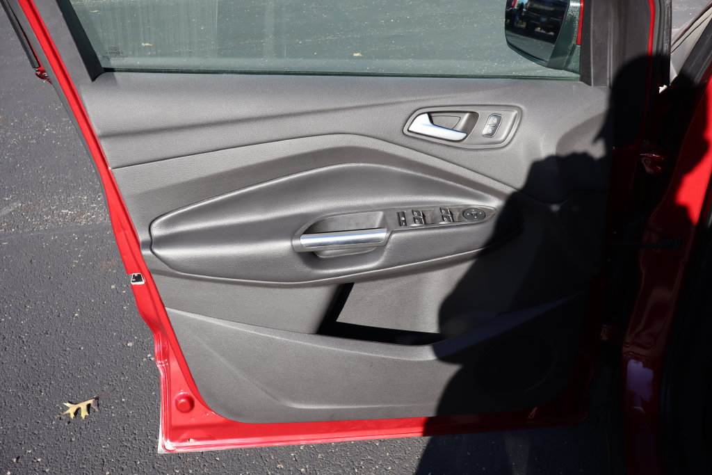 Used 2019 Ford Escape SE FWD image 21
