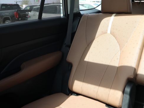 Used 2024 Toyota Grand Highlander AWD image 13