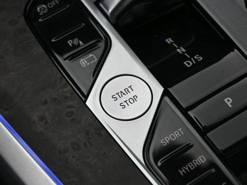 Used 2025 BMW X5 xDrive50e image 13