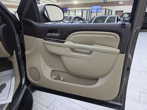 Used 2013 GMC Yukon Denali RWD image 42