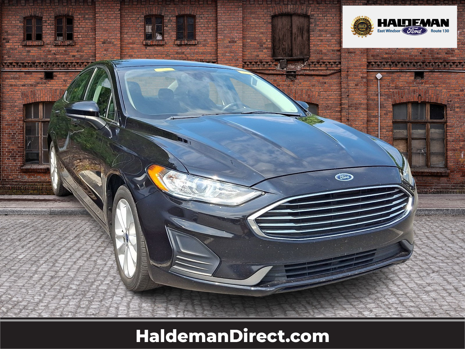 Used 2020 Ford Fusion SE FWD image 1