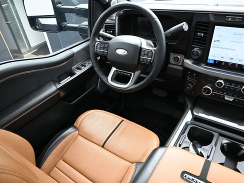 Used 2024 Ford F350 Platinum w/ FX4 Off-Road Package image 23