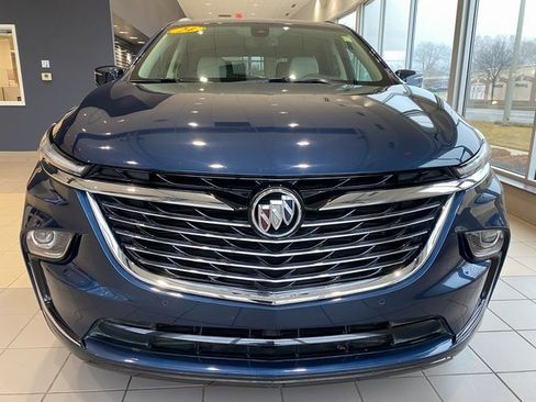 Used 2024 Buick Enclave Essence image 3