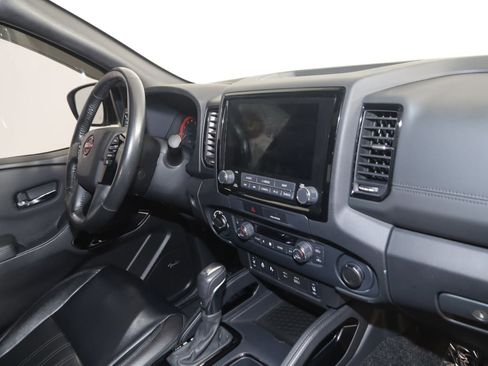 Used 2022 Nissan Frontier PRO-4X w/ Pro-4X Premium Package AWD/4WD image 41