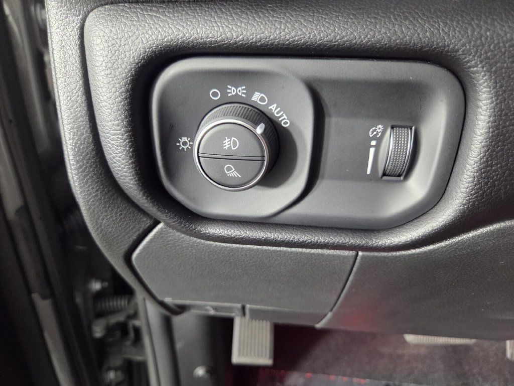Used 2026 RAM 2500 Big Horn AWD/4WD image 40