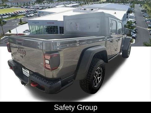Certified 2025 Jeep Gladiator Rubicon w/ Safety Group AWD/4WD image 4