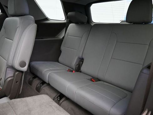 Used 2020 Chevrolet Traverse Premier image 11