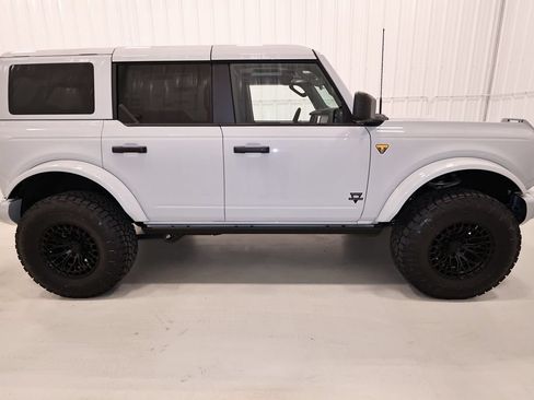 New 2026 Ford Bronco Badlands AWD/4WD image 2