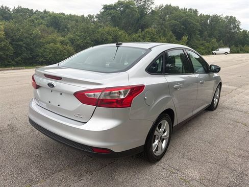 Used 2014 Ford Focus SE w/ SE Winter Package FWD image 6