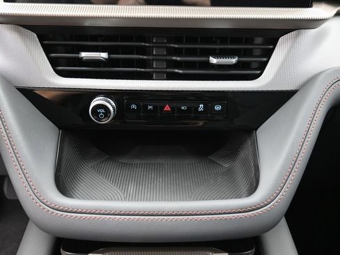 New 2025 Ford Explorer Active w/ Active Comfort Package image 9