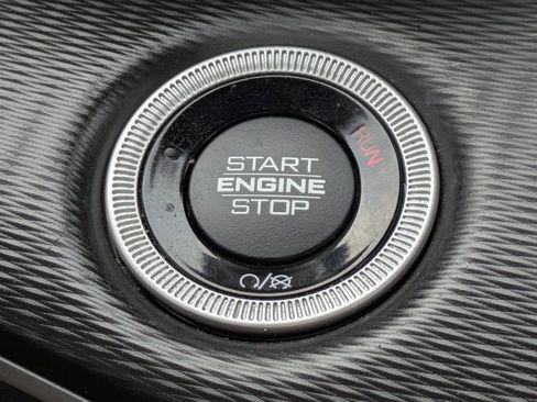 Used 2023 Jeep Grand Cherokee L Laredo image 25